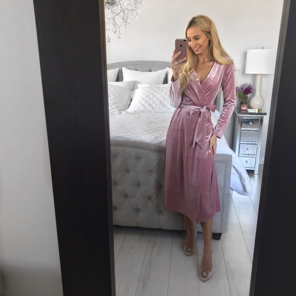 LAST ONE!! Pink Velvet Elegant Long Sleeve Maxi - Picture 5 of 8